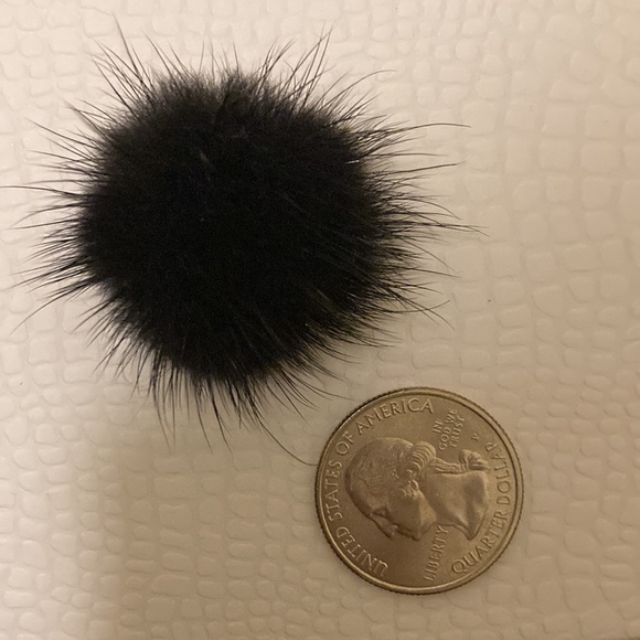 Black mink fur clip on earrings - Picture 2 of 2